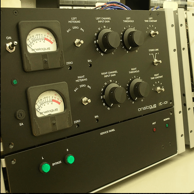 AT-101 - Fairchild 670 perfecto